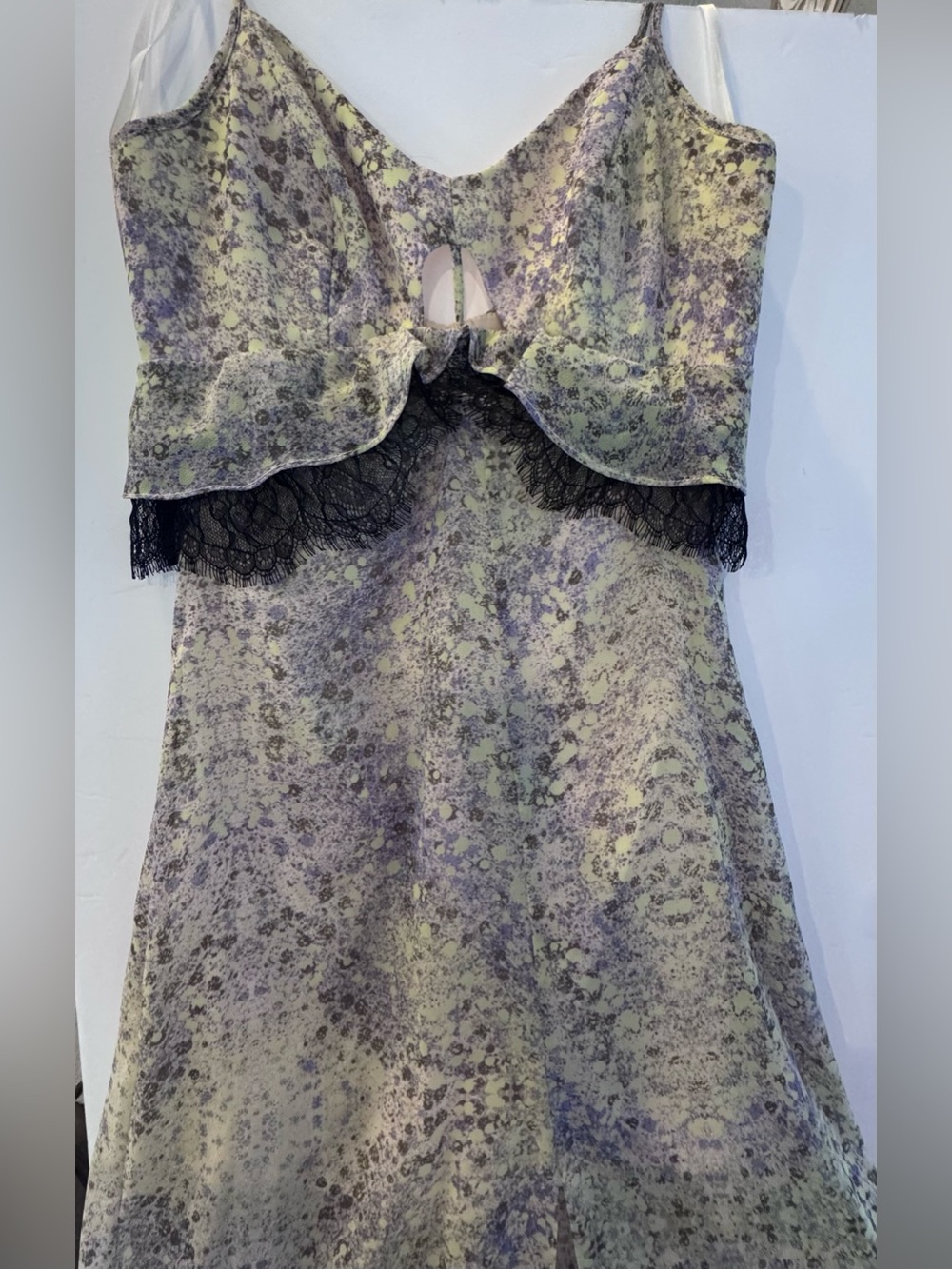 Bcbg Floral Lace Trim Dress in Yellow-Grey Lavender. Sheer dress w short slip - Picture 2 of 8